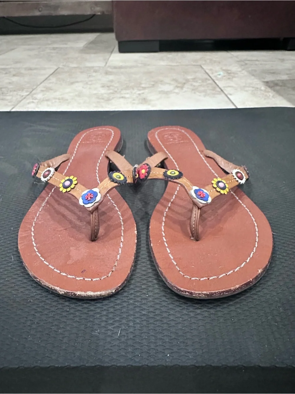 TORY BURCH Women's Brown Floral Leather Thong Sandals Size 7M Great Condition